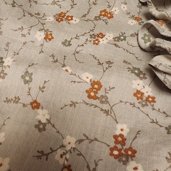 J Jill Floral Ruffle Sleeveless Button Down Blouse in Sage Green - Picture 13 of 13